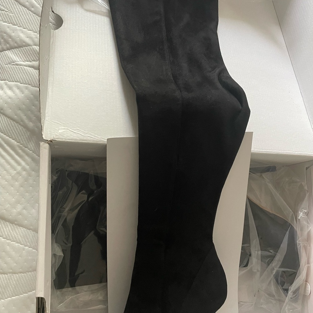 Ideeza Black Knee-High Boots